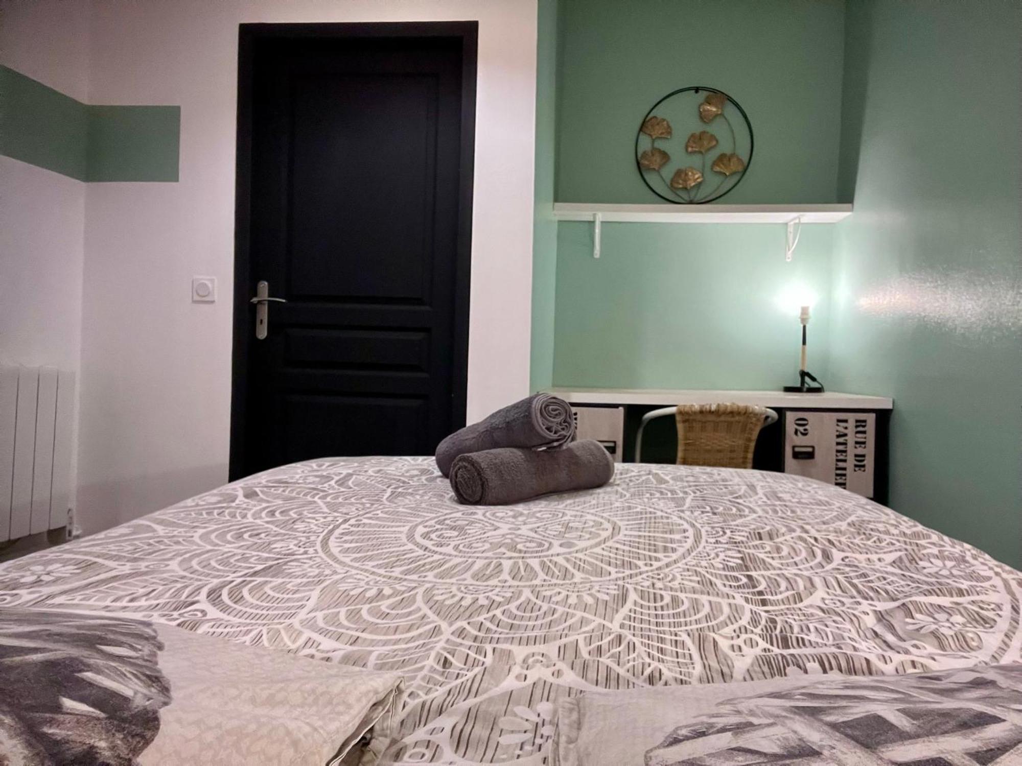 Le Montaigne - Wifi Fibre- Coeur Du Centre Ville-Property Rental Nm Périgueux Eksteriør bilde